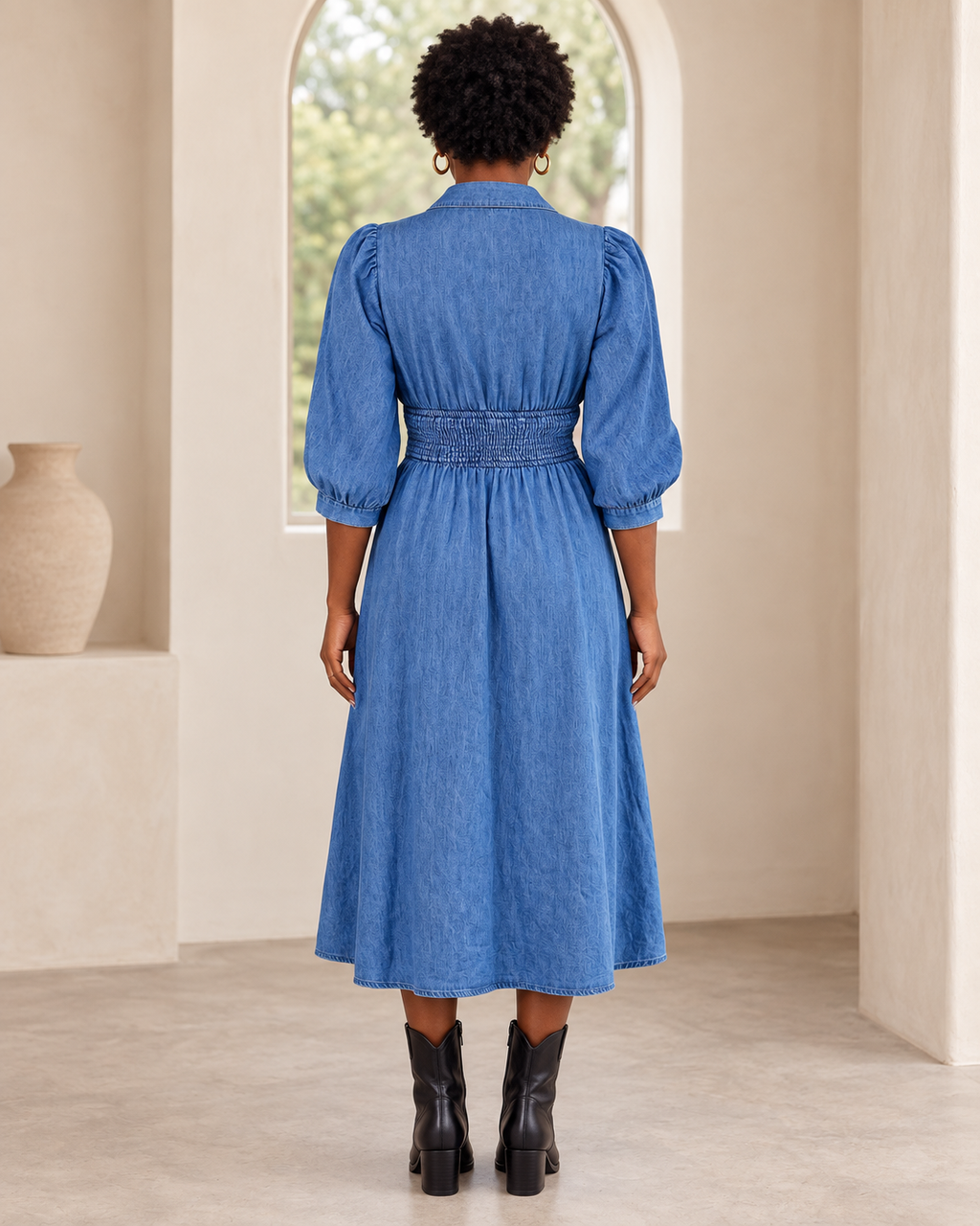 MOLIVRAÉ | blue | back | curated-2026-09