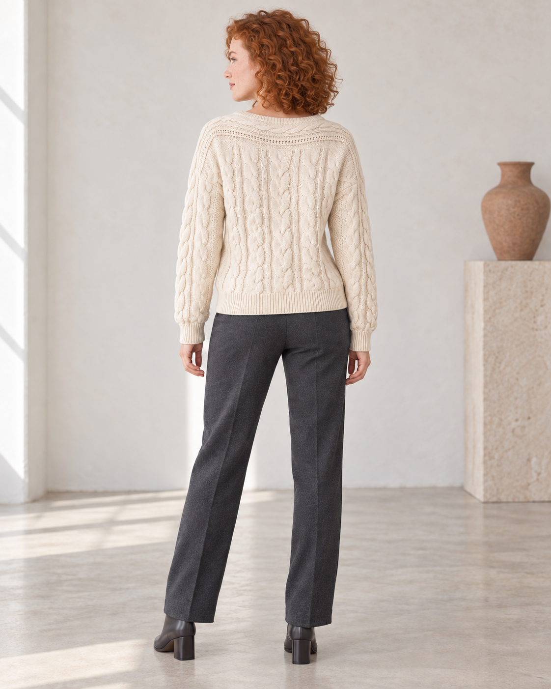 MOLIVRAÉ | beige | back | curated-2026-09